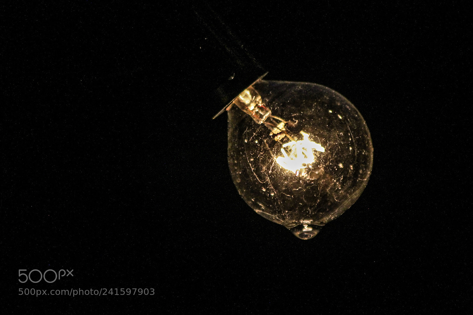 Canon EOS 1100D (EOS Rebel T3 / EOS Kiss X50) sample photo. Lightbulb in the rail photography