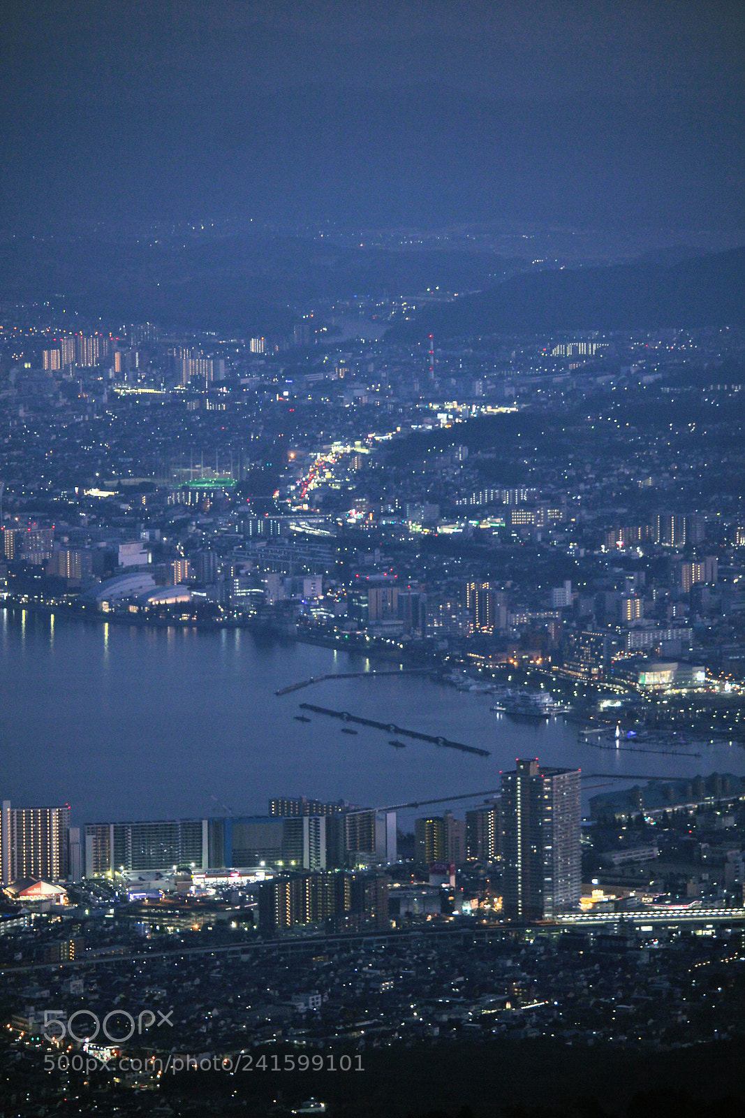 Canon EOS 550D (EOS Rebel T2i / EOS Kiss X4) sample photo. Night view on top photography