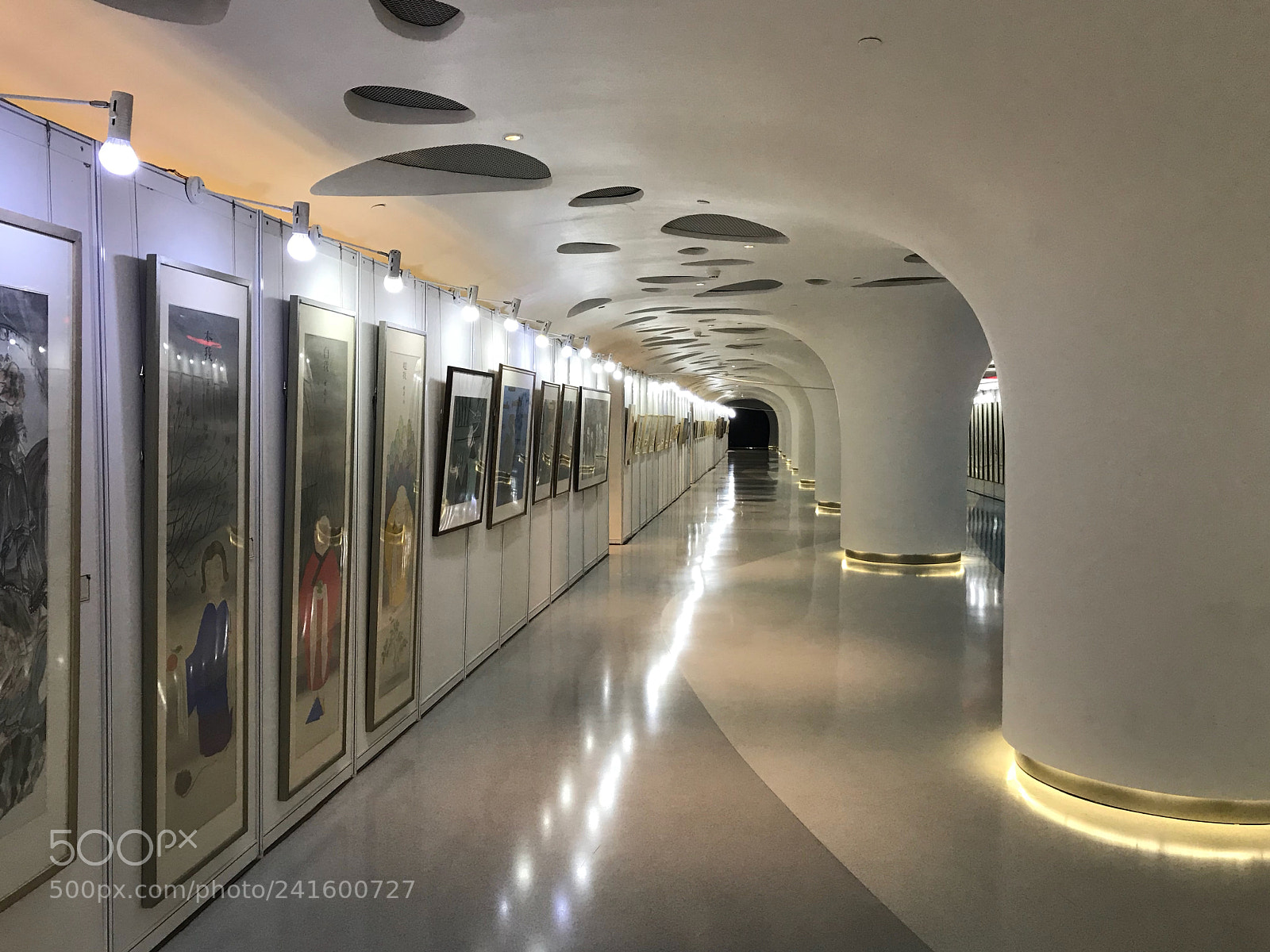 Apple iPhone 7 sample photo. Subway passage photography