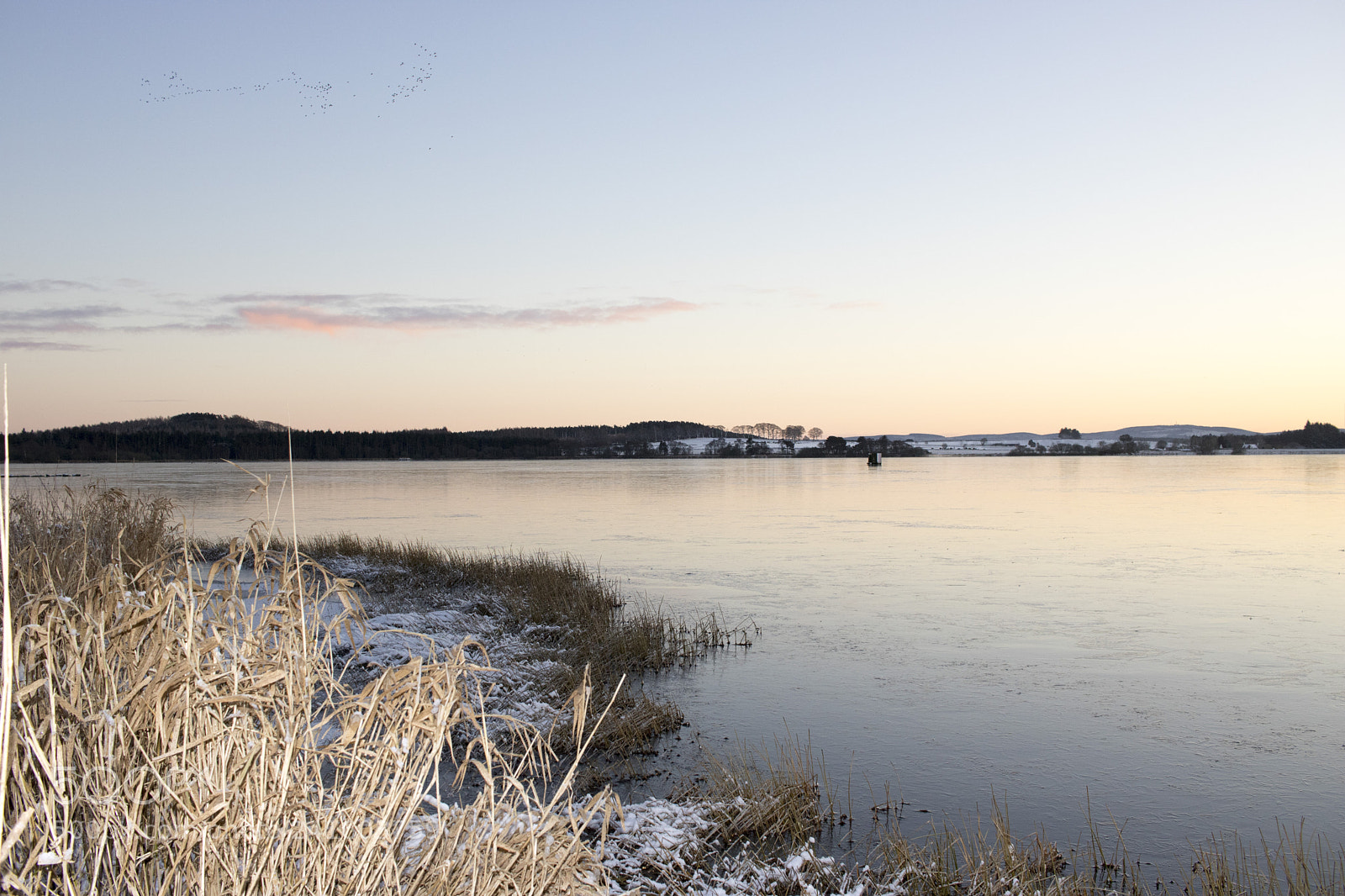 Canon EOS 750D (EOS Rebel T6i / EOS Kiss X8i) sample photo. View of frozen loch photography