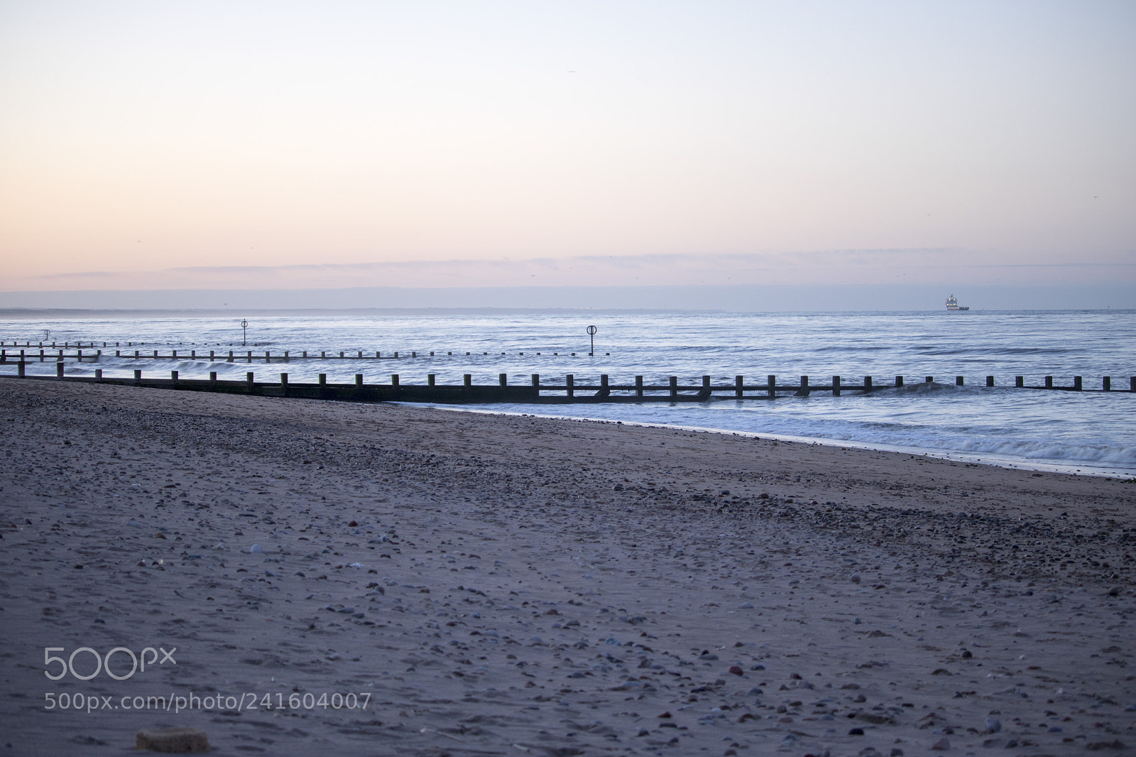 Canon EOS 750D (EOS Rebel T6i / EOS Kiss X8i) sample photo. View of aberdeen beach photography