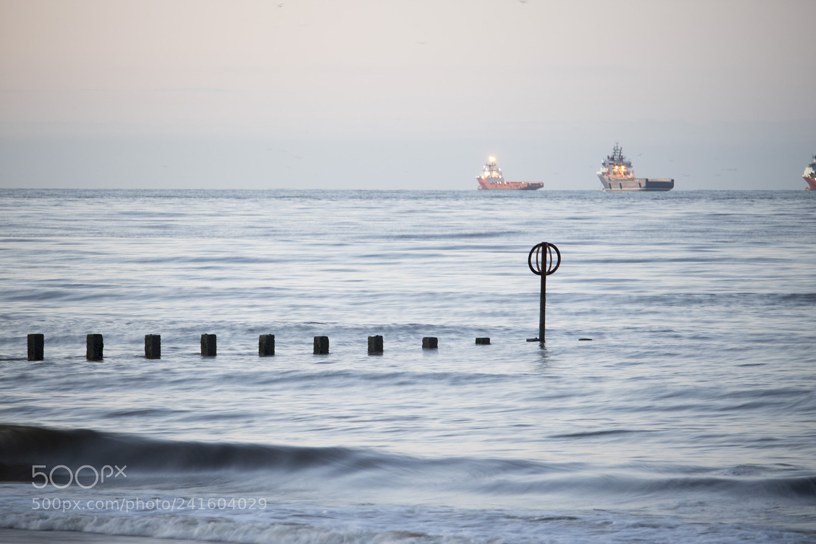 Canon EOS 750D (EOS Rebel T6i / EOS Kiss X8i) sample photo. Jetty in water at photography