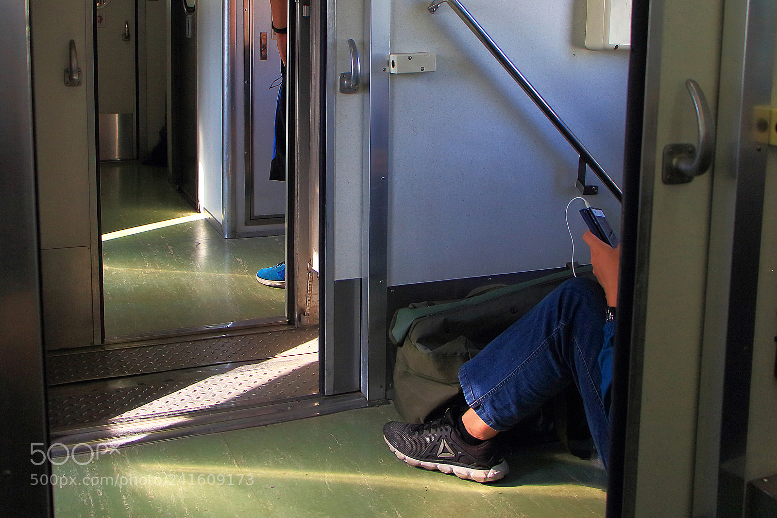 Canon EOS 650D (EOS Rebel T4i / EOS Kiss X6i) sample photo. #commuters photography