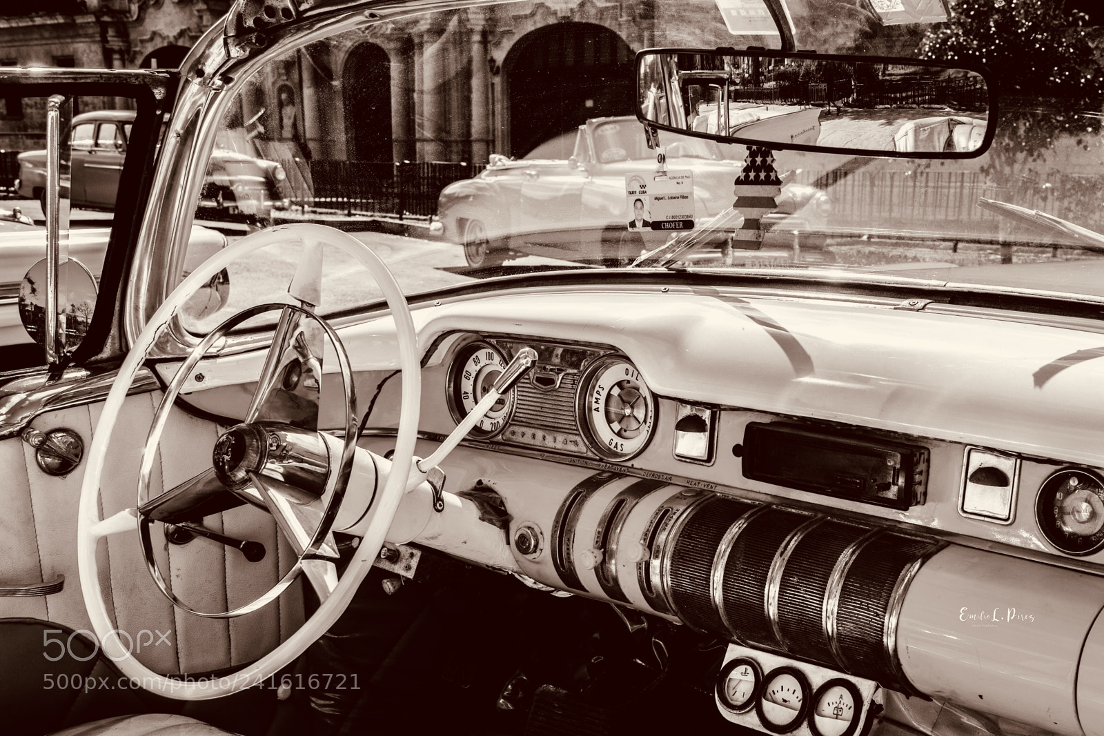 Nikon D810 sample photo. Old car in cuba photography