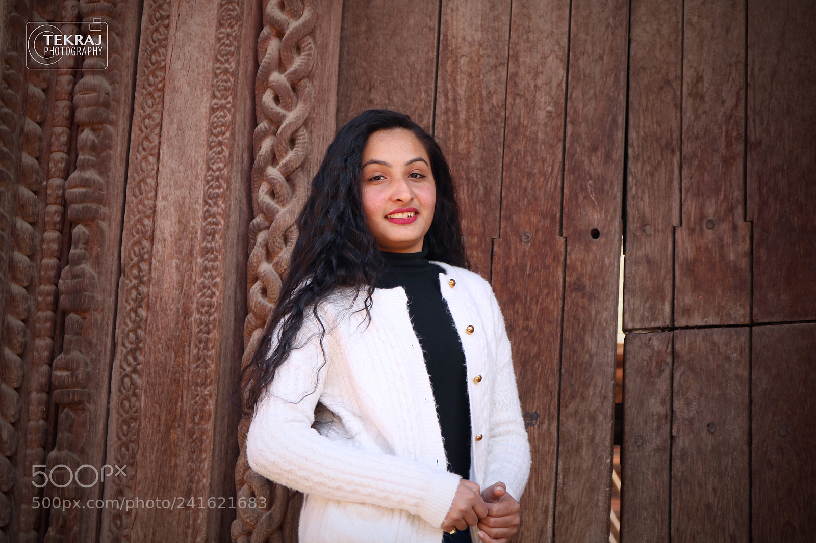 Canon EOS 750D (EOS Rebel T6i / EOS Kiss X8i) sample photo. Girl wood portrait photography