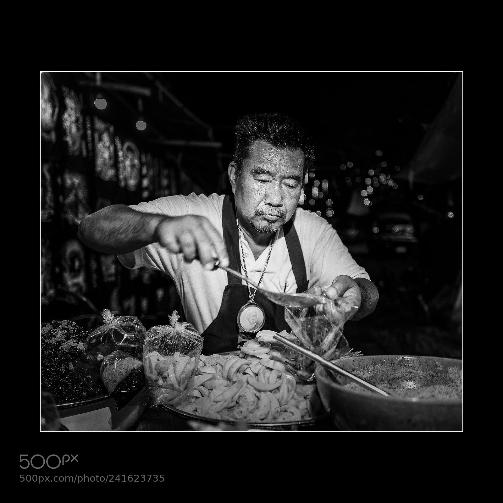 Leica Q (Typ 116) sample photo. Street food. photography