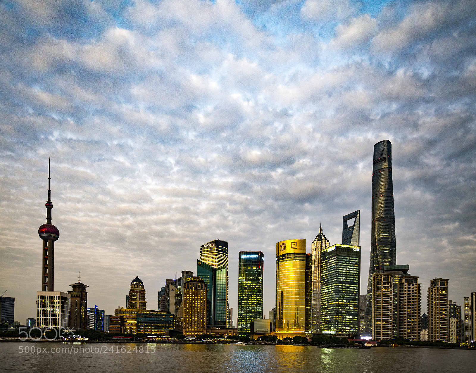 Leica SL (Typ 601) sample photo. The golden in shanghai photography