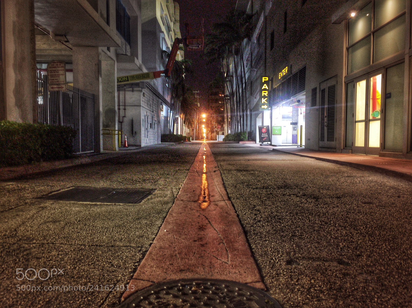 Apple iPhone 6 sample photo. Unabstructed alley, miami beach photography