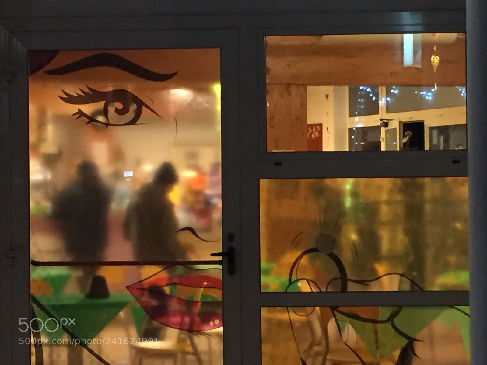 Apple iPhone 6 sample photo. Fumetti in vetrina photography