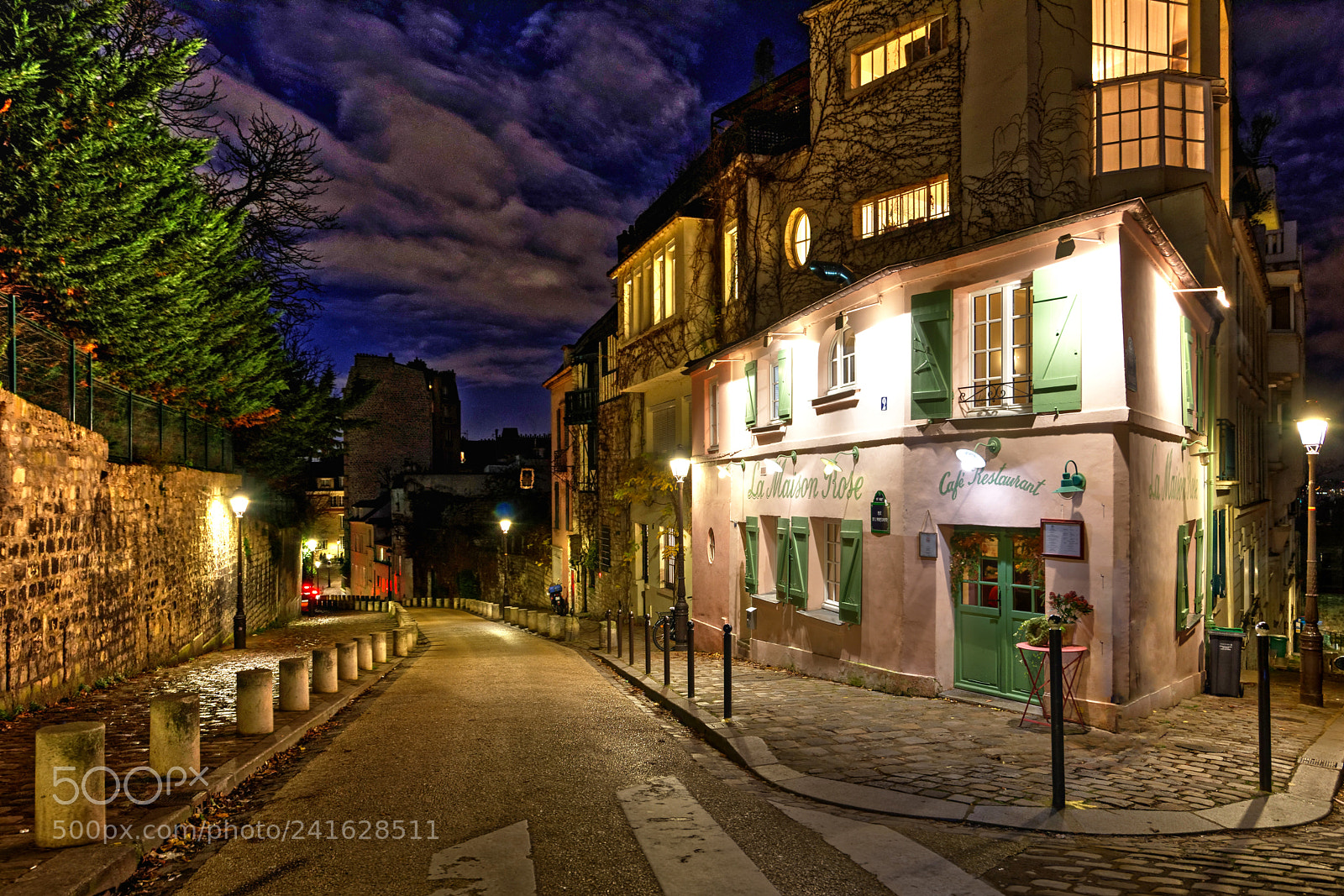 Nikon D810 sample photo. La maison rose, à montmartre photography