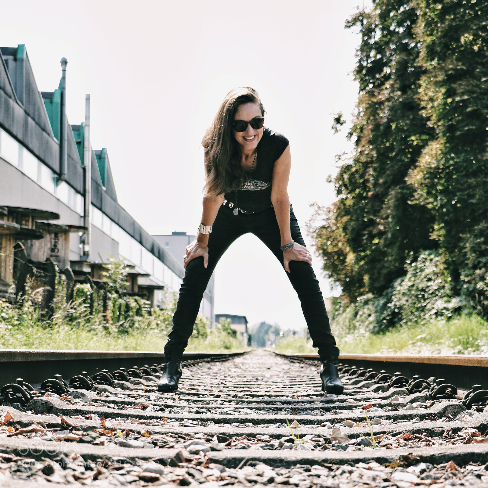 Canon EOS 750D (EOS Rebel T6i / EOS Kiss X8i) sample photo. Railway girl photography