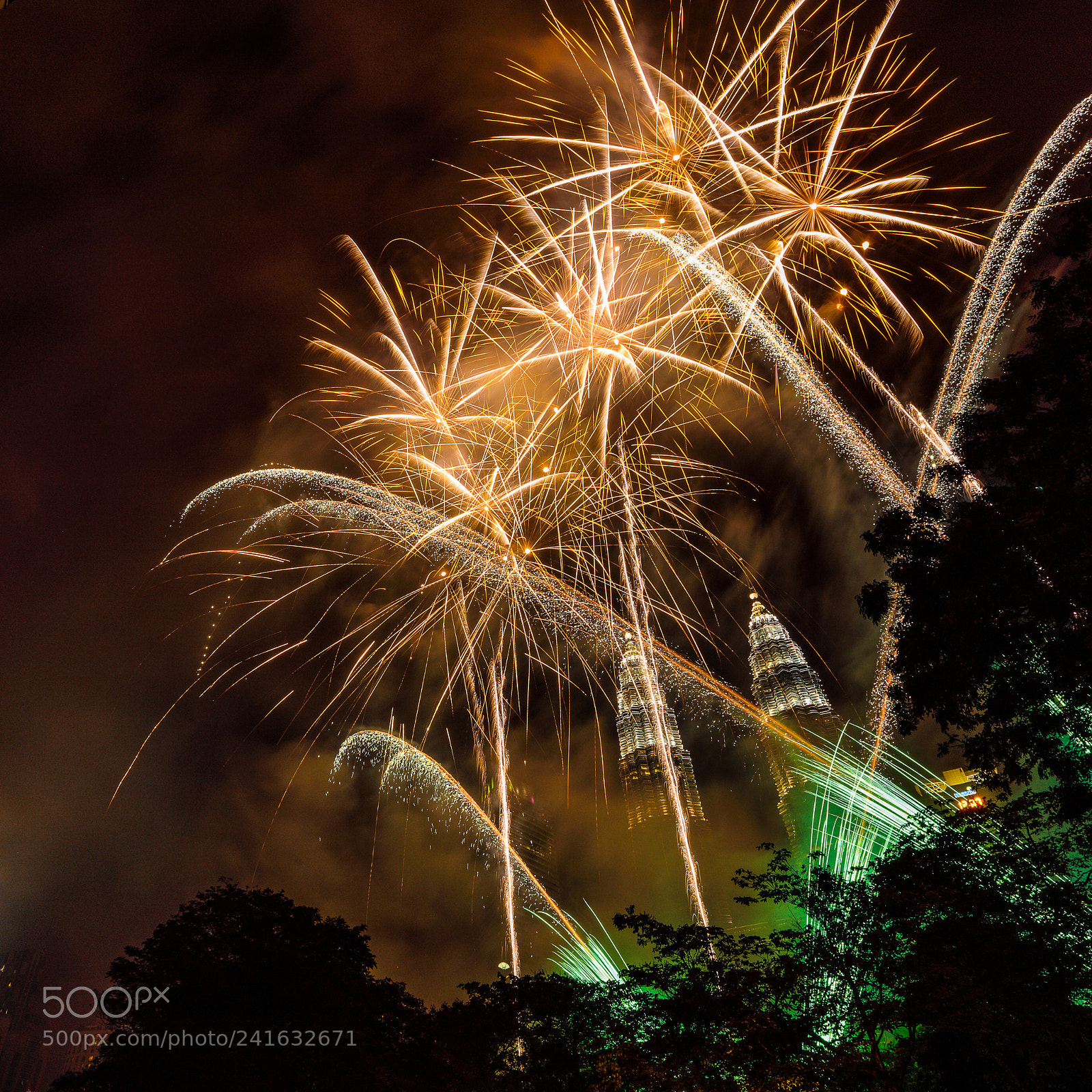 Canon EOS 5DS R sample photo. New year fireworks at photography