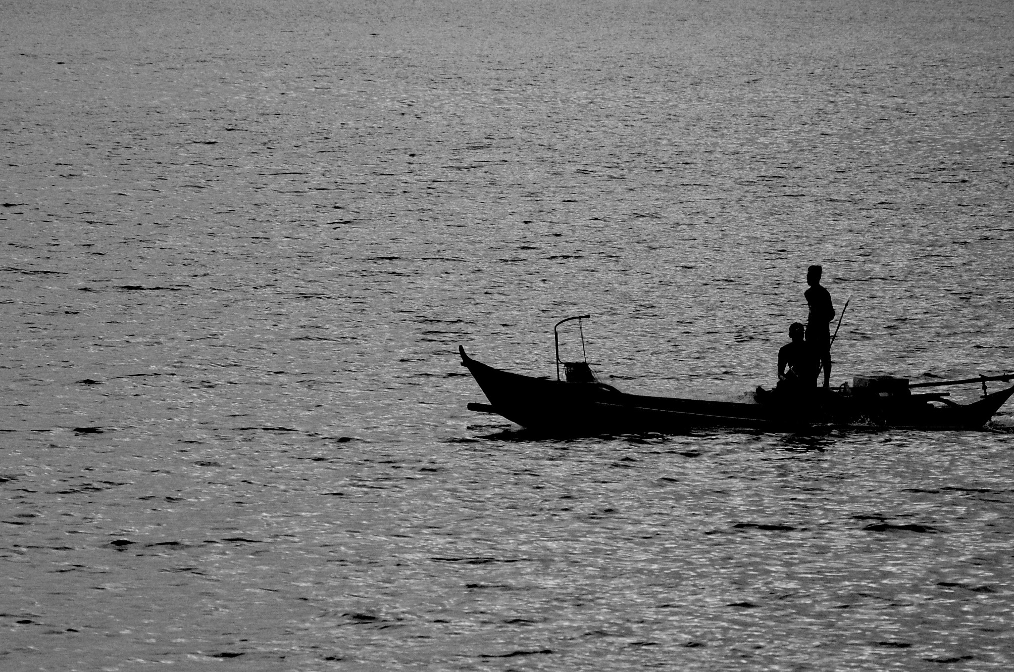 AF Zoom-Nikkor 70-300mm f/4-5.6D ED sample photo. Fishermen's silhouette photography