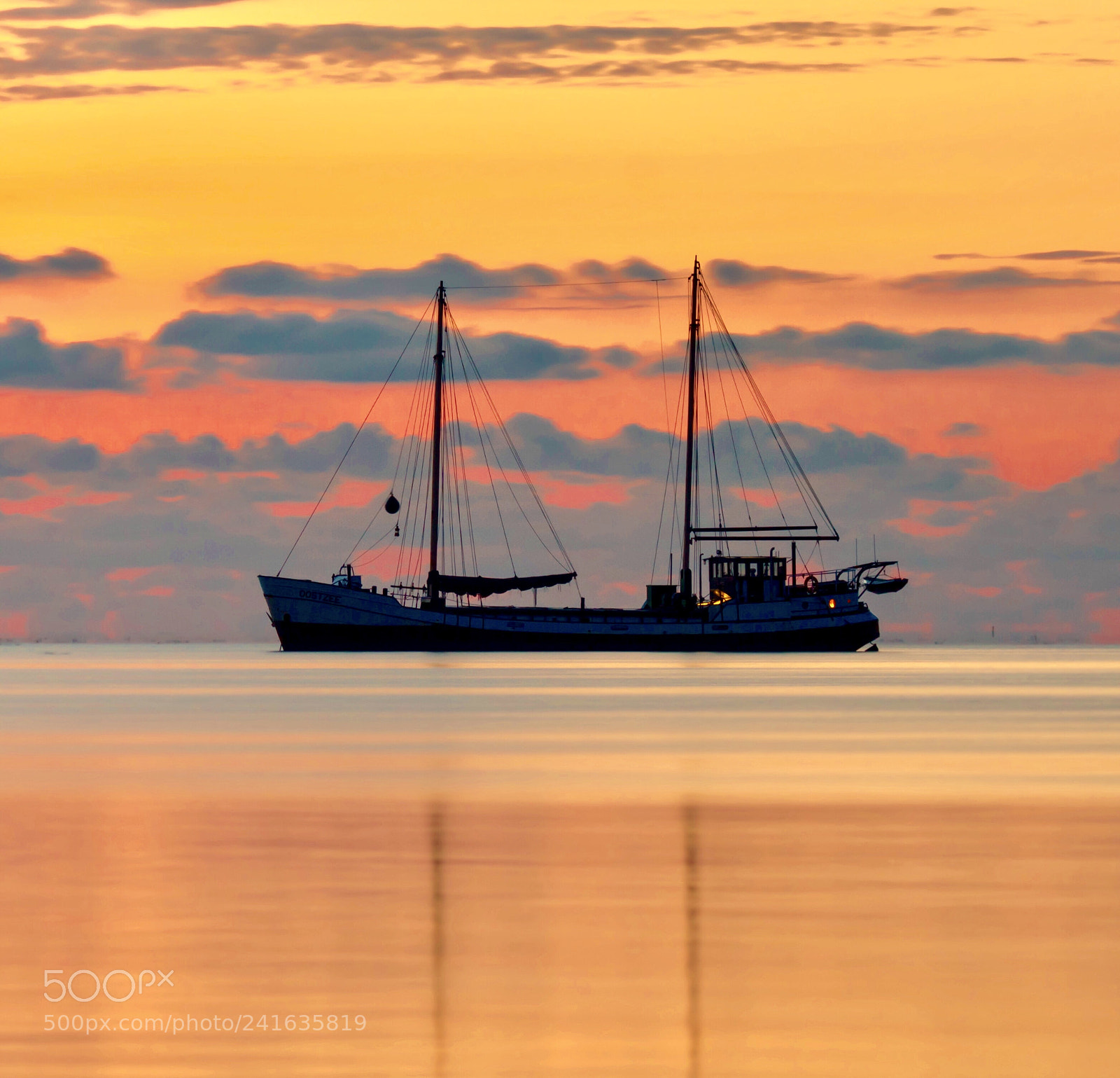 Canon EOS 760D (EOS Rebel T6s / EOS 8000D) sample photo. Sunset ship photography