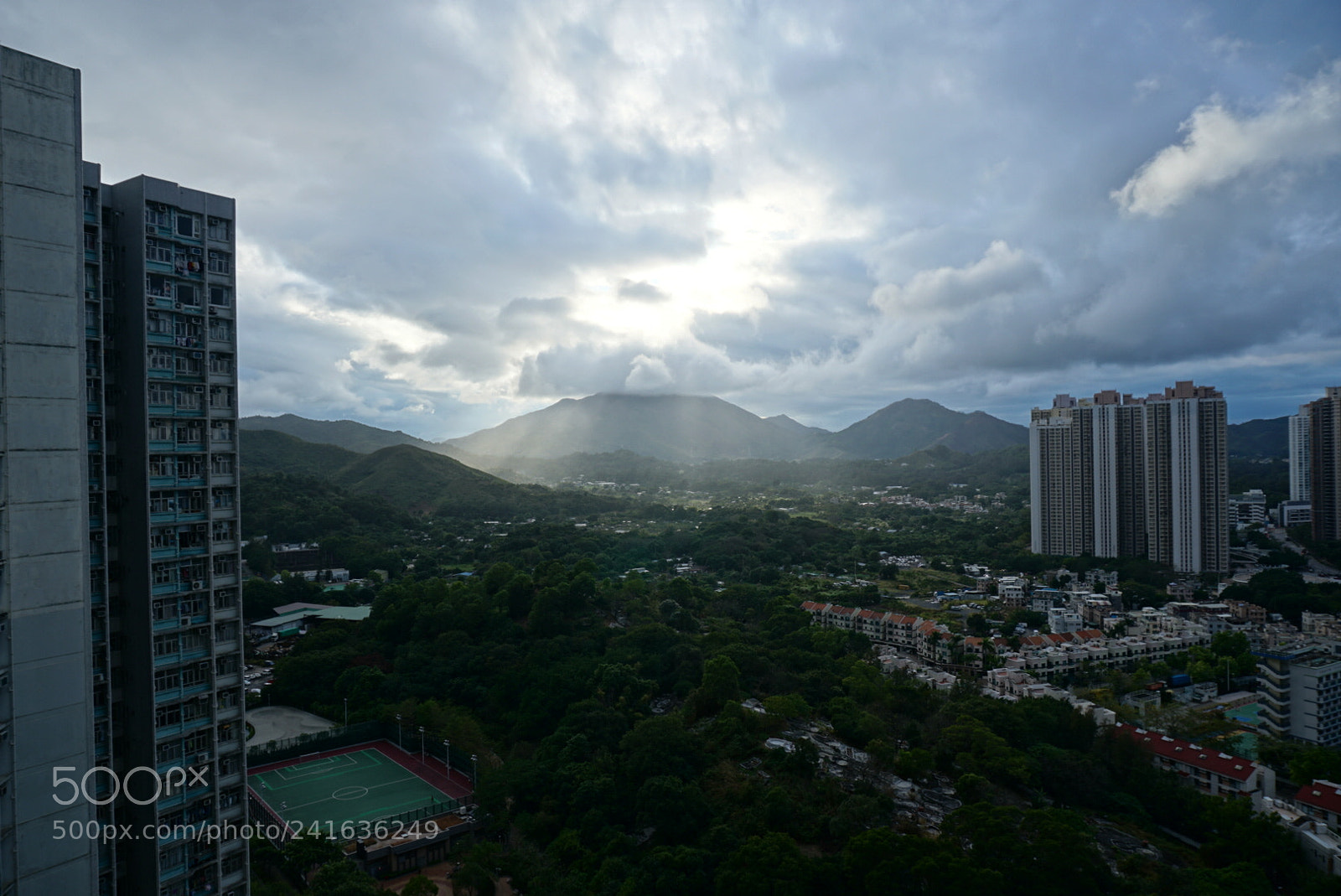 Sony a6300 sample photo. Sun behind the clouds  photography