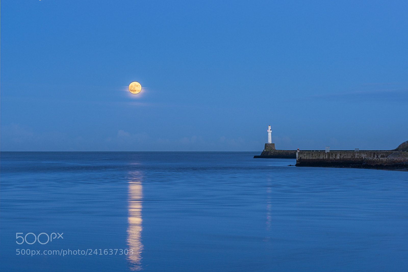 Nikon D800 sample photo. Super lighthouse moon photography