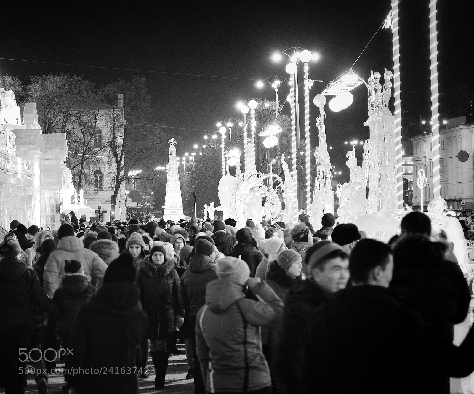 Fujifilm X-T2 sample photo. Night crowds photography