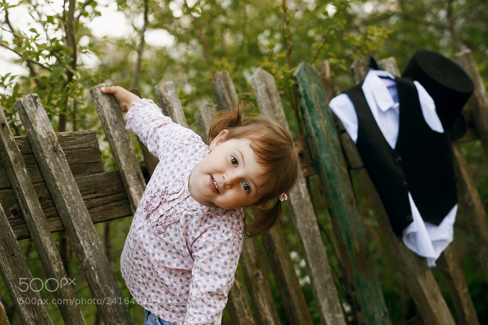 Nikon D700 sample photo. Little girl and old photography