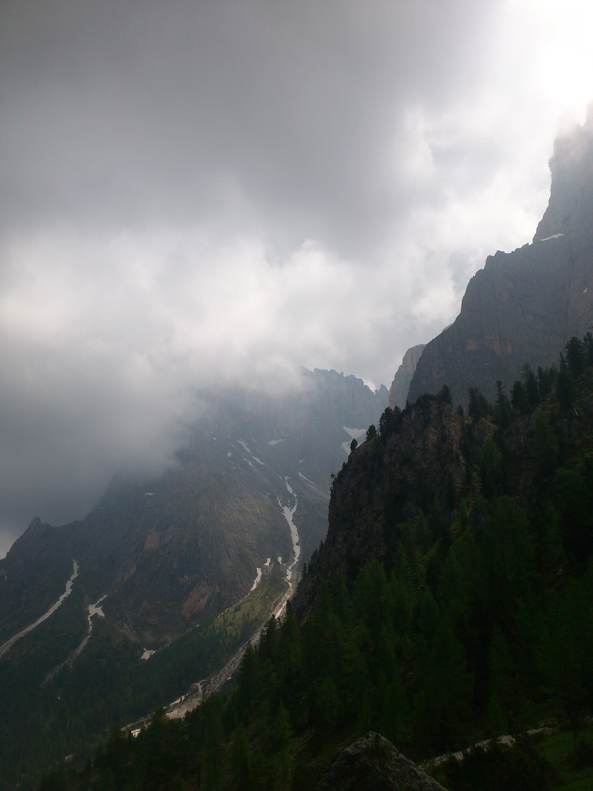Sony Ericsson Xperia Neo sample photo. Foggy mountain photography