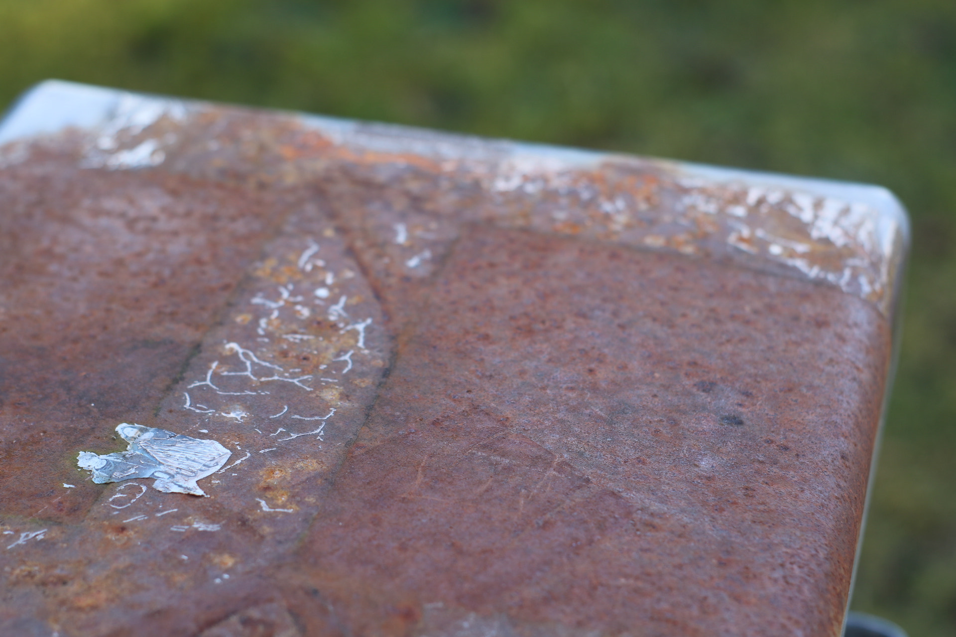 Canon 50mm sample photo. Rust.     on.    metall photography