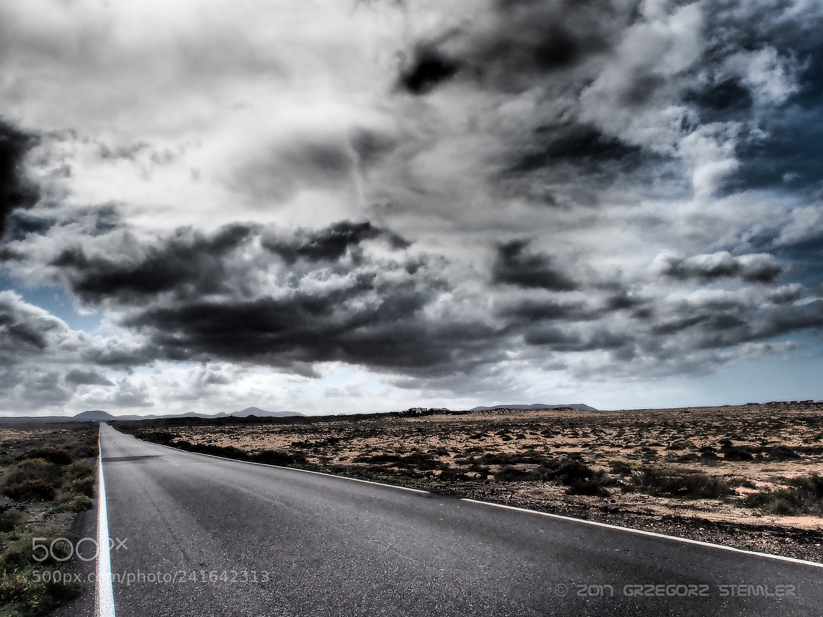 Olympus PEN E-PL7 sample photo. The road photography