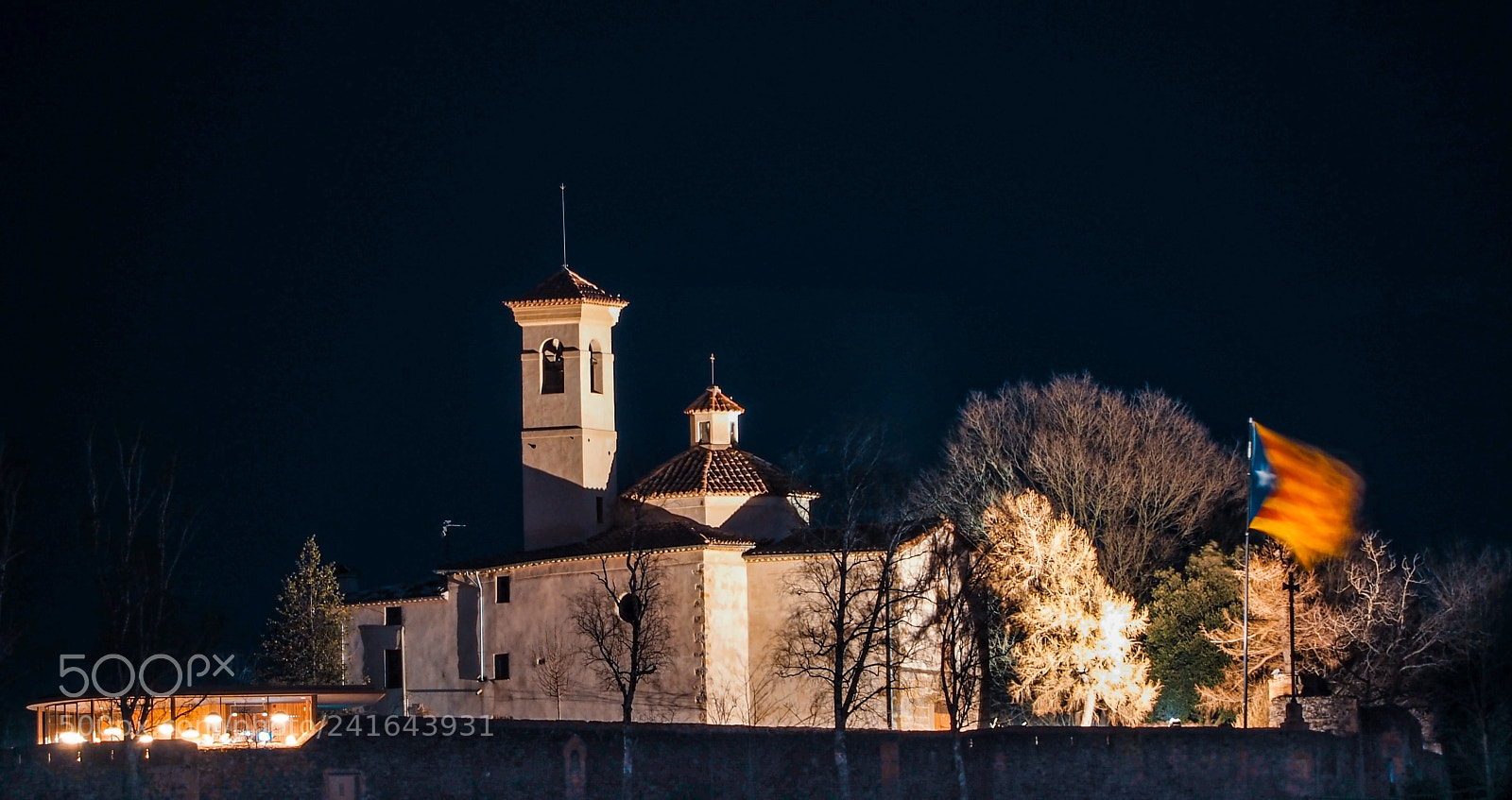 Olympus OM-D E-M10 III sample photo. Church and bar on photography