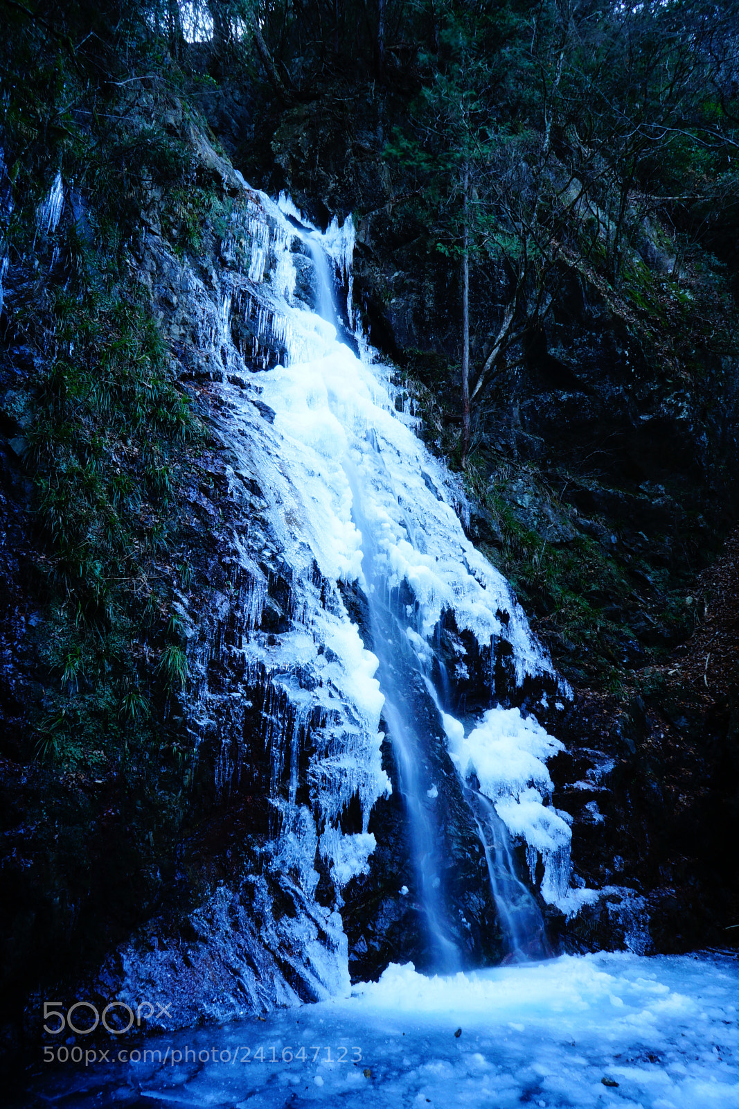 Sony a7 sample photo. Frozen hossawa falls photography