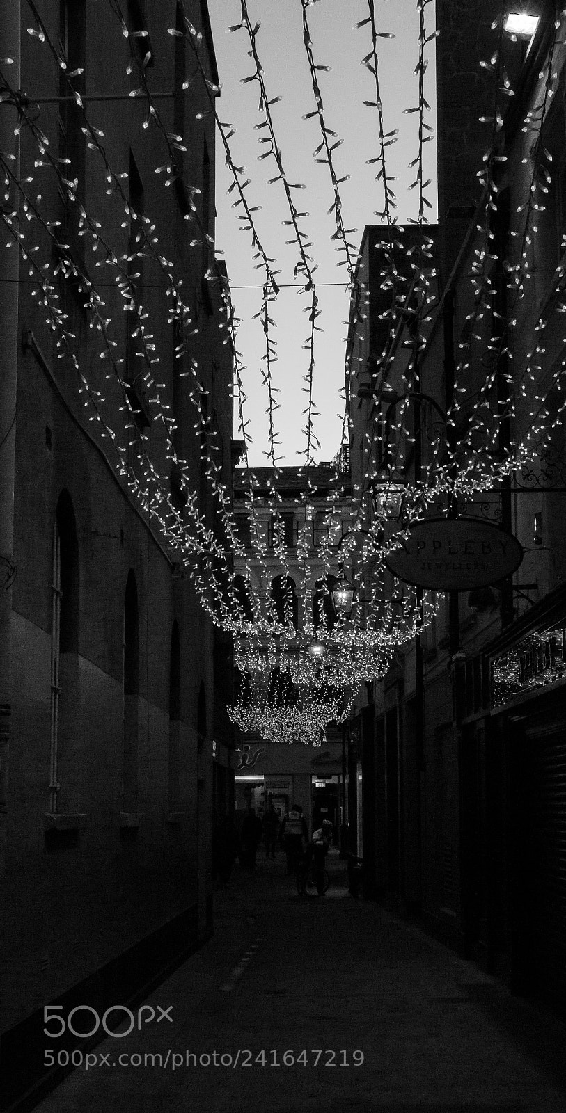 Canon EOS 650D (EOS Rebel T4i / EOS Kiss X6i) sample photo. Lights in johnson's court photography
