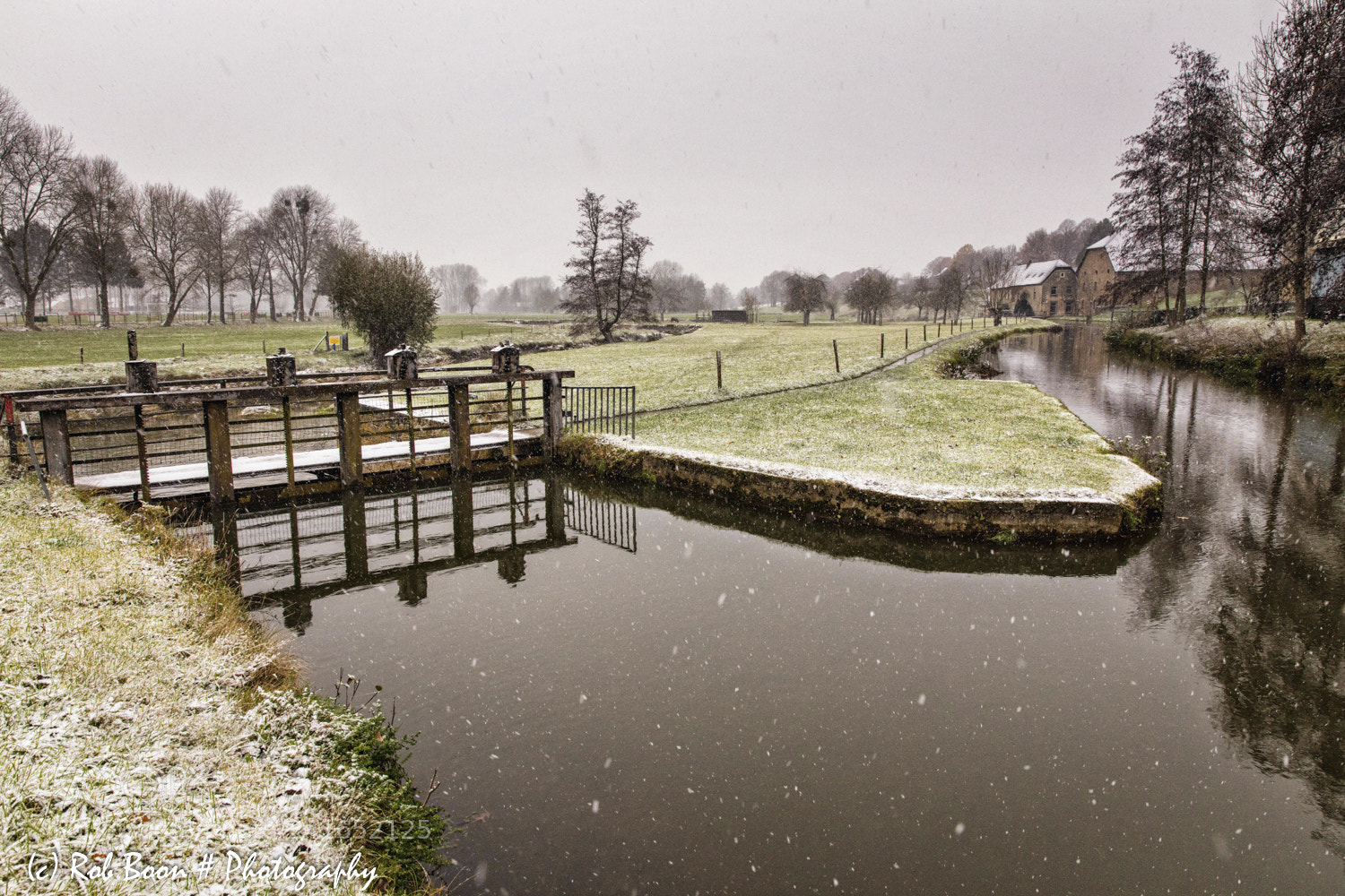 Canon EOS 5DS sample photo. First snow 2017 water photography