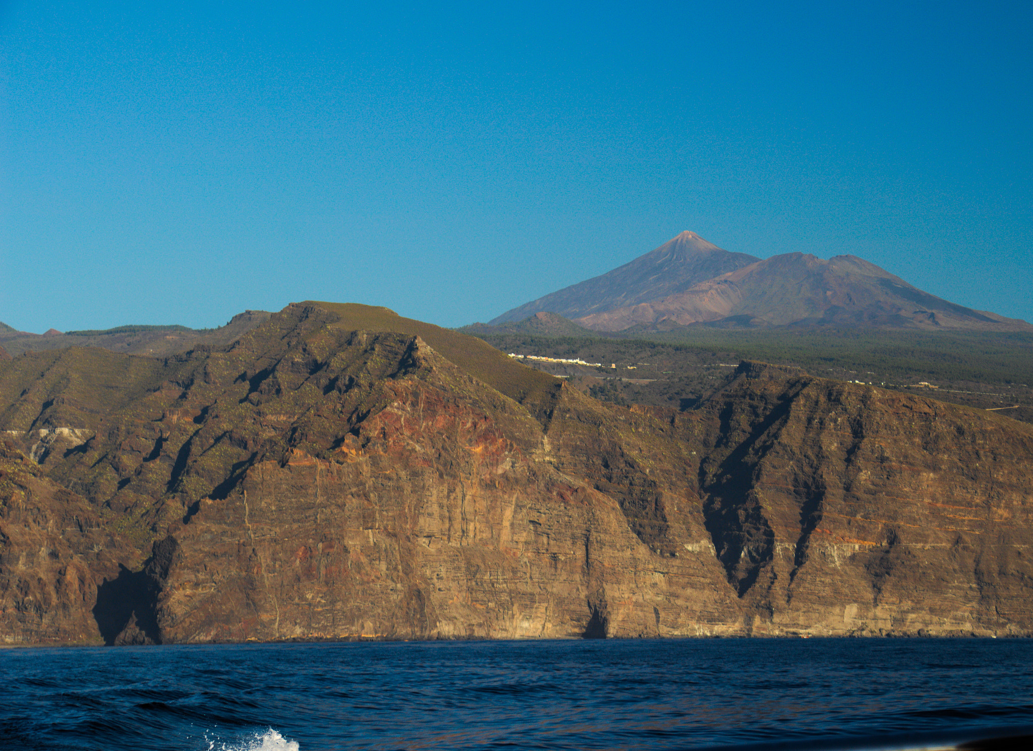 Canon EOS 100D (EOS Rebel SL1 / EOS Kiss X7) sample photo. View on teide photography