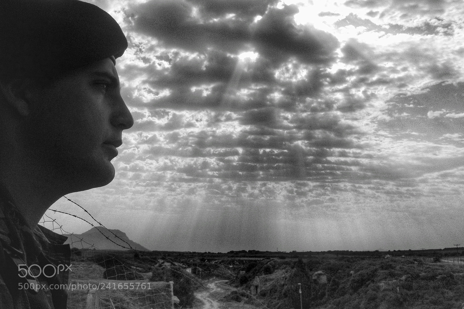 Apple iPhone 4 sample photo. Soldier's eye photography
