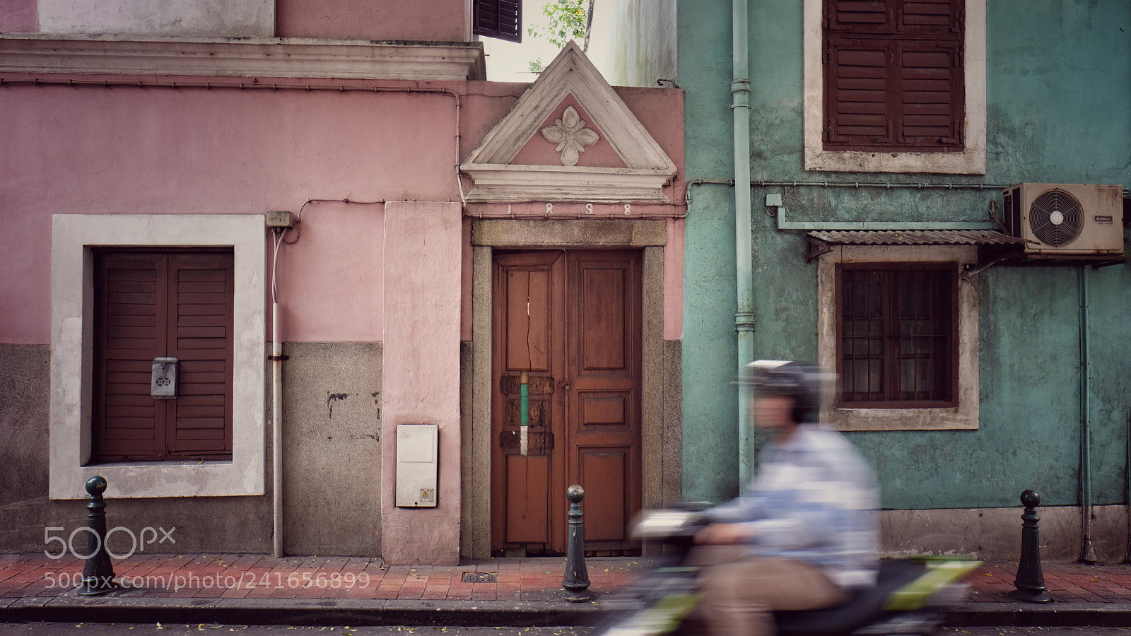 Fujifilm X-T20 sample photo. Macau - old door photography