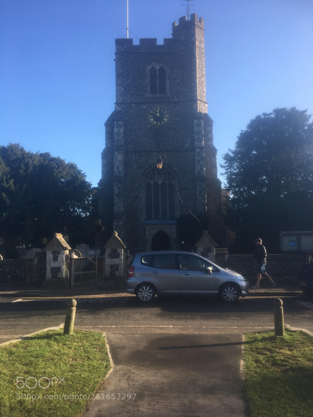 Apple iPhone 6s Plus sample photo. Broxbourne church. this location photography