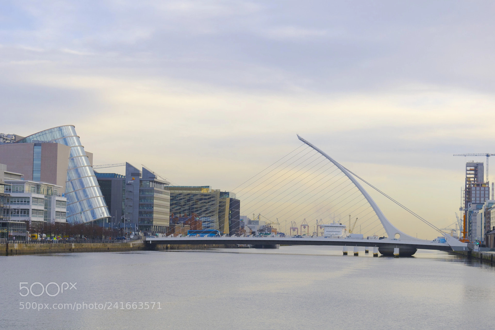 Canon EOS 750D (EOS Rebel T6i / EOS Kiss X8i) sample photo. Samuel beckett bridge photography
