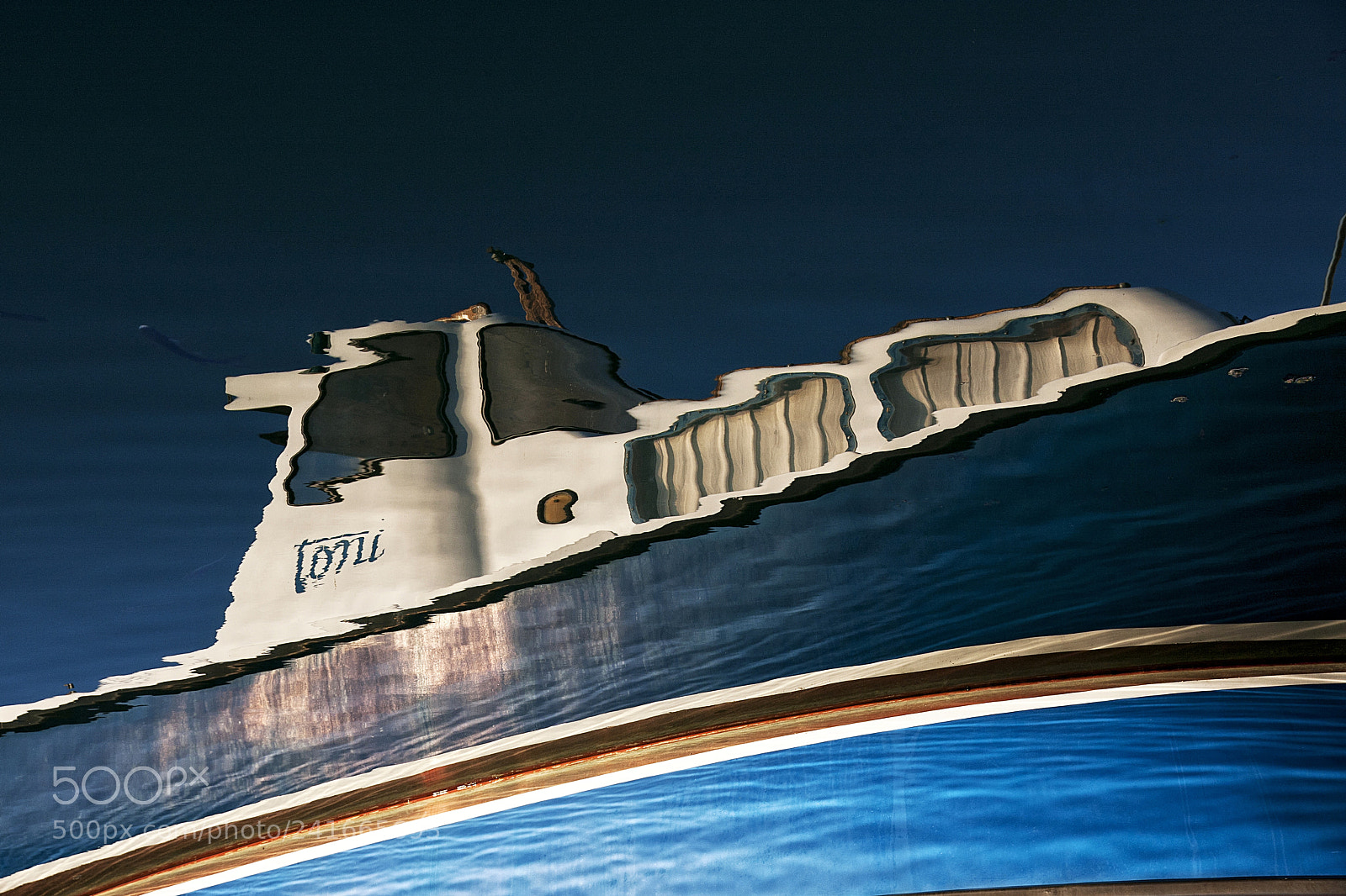 Canon EOS 40D sample photo. The blue submarine photography