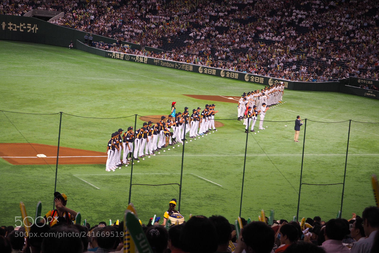 Olympus PEN E-PL7 sample photo. Olympus digital camera photography