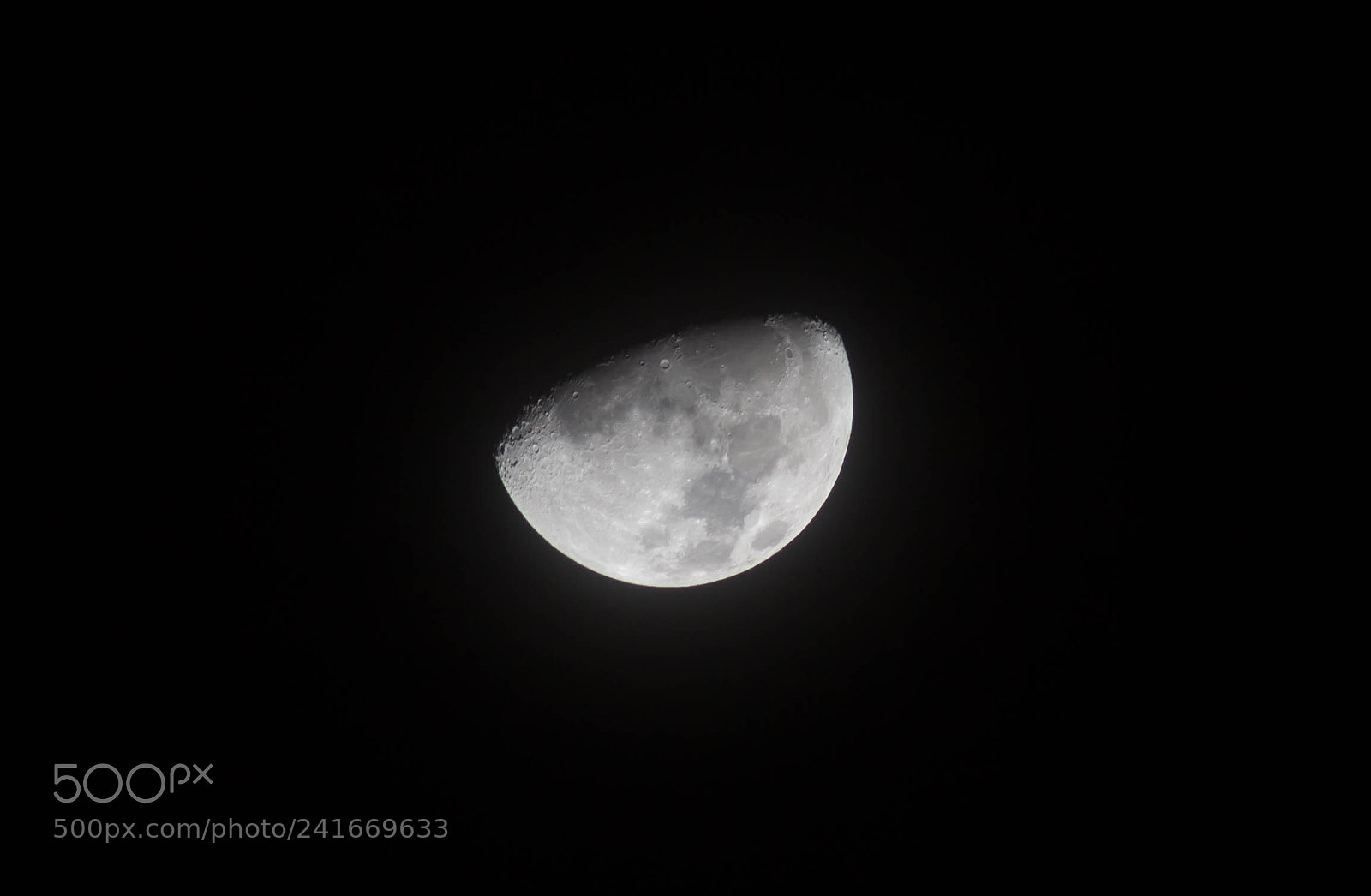 Canon EOS 600D (Rebel EOS T3i / EOS Kiss X5) sample photo. First moon shot. photography