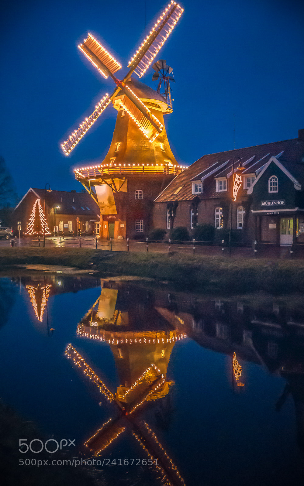 Olympus OM-D E-M10 sample photo. Mirror-mill photography