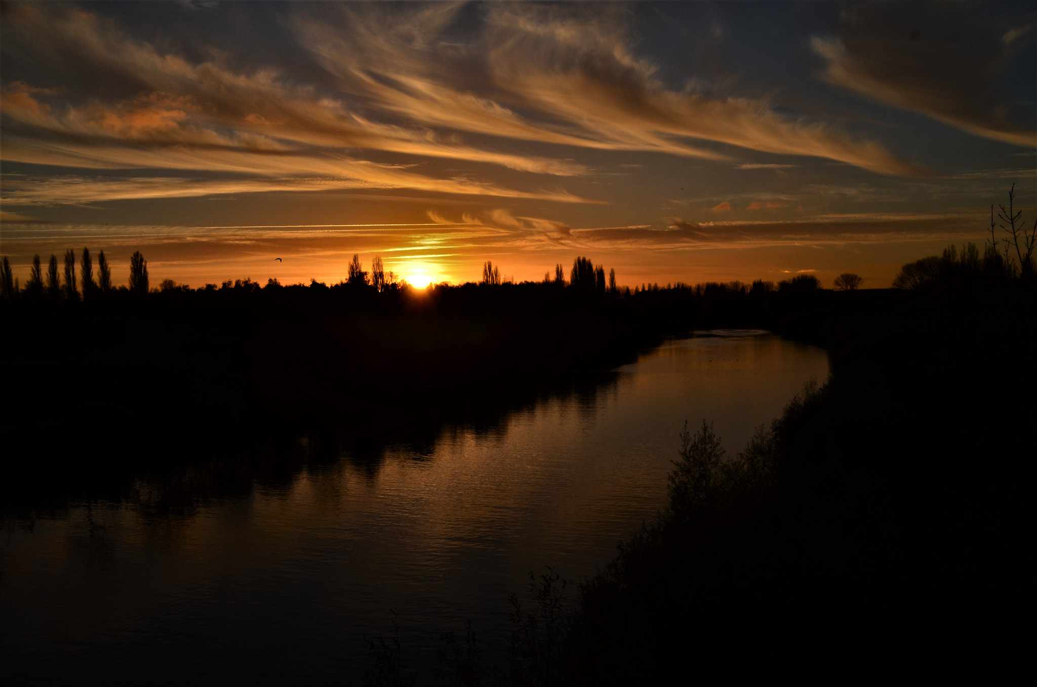 Nikon D7000 + Tamron 18-270mm F3.5-6.3 Di II VC PZD sample photo. Sunset at the river photography