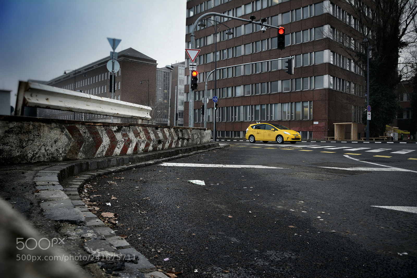Nikon D5200 sample photo. The yellow taxi photography