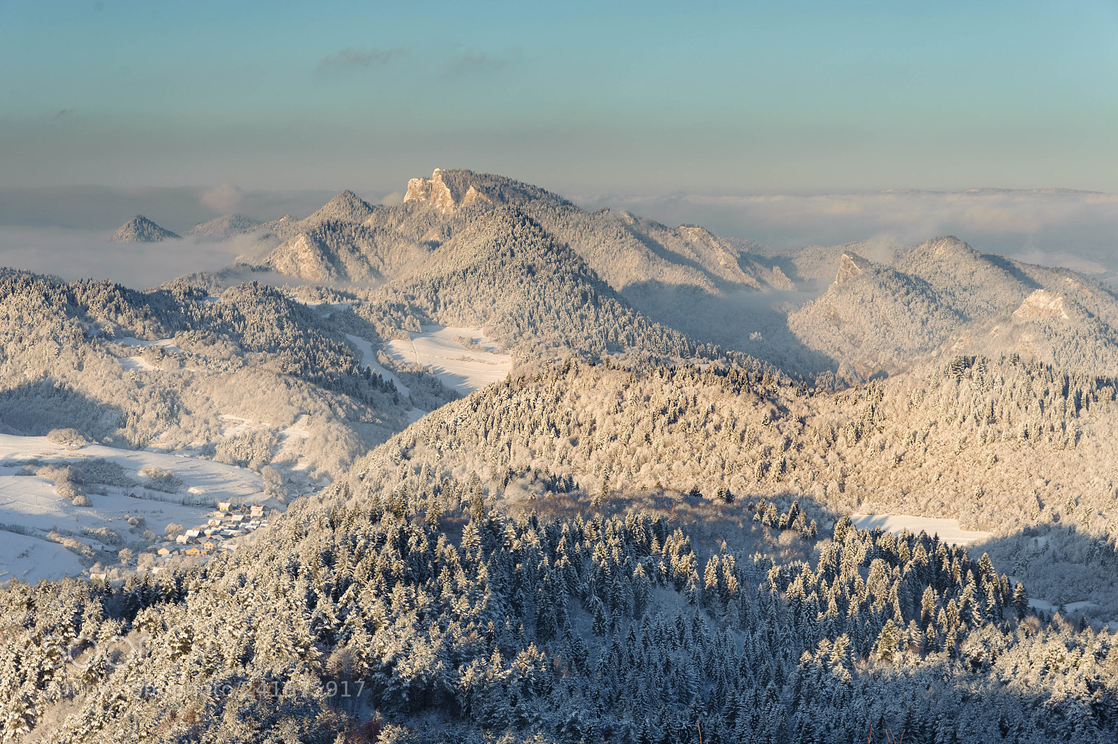 Nikon D700 sample photo. Pieniny with snow and photography