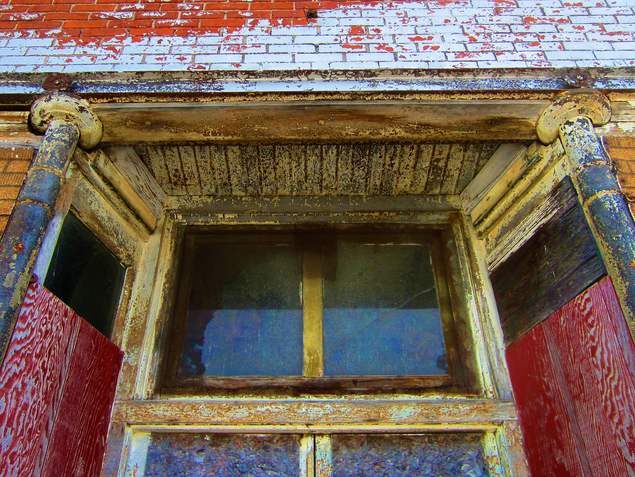 Canon PowerShot ELPH 300 HS (IXUS 220 HS / IXY 410F) sample photo. Bruno front photography