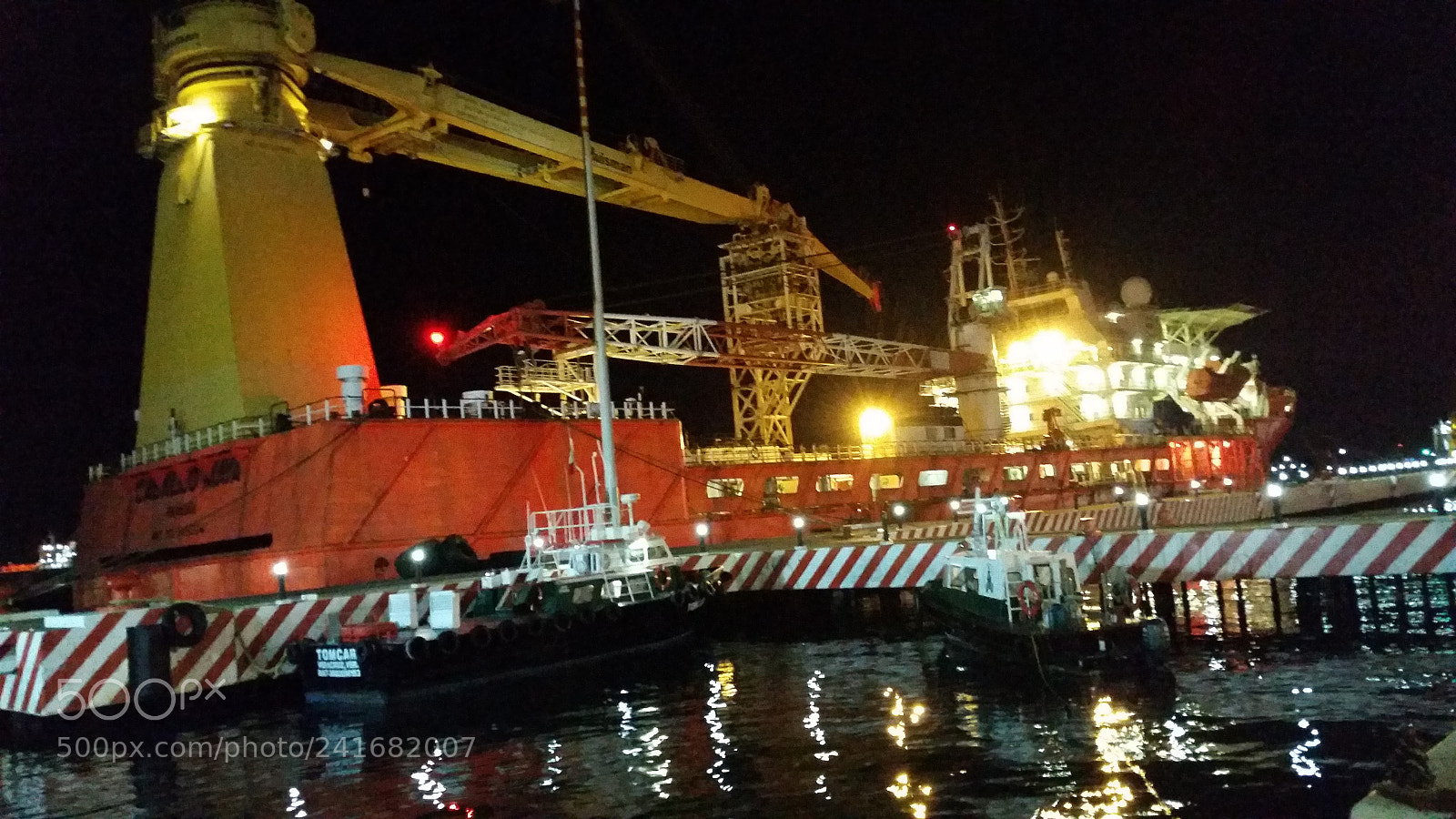 Samsung Galaxy S5 sample photo. Waiting in the port photography