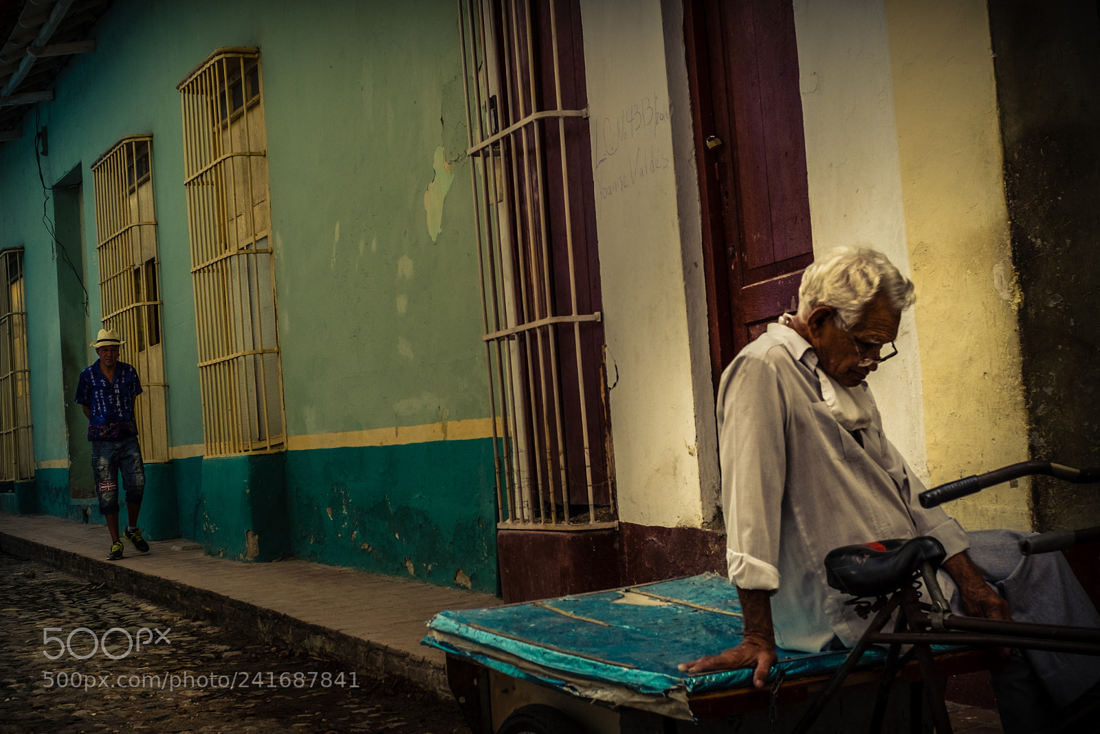 Fujifilm X-E2 sample photo. Old men in sancti photography