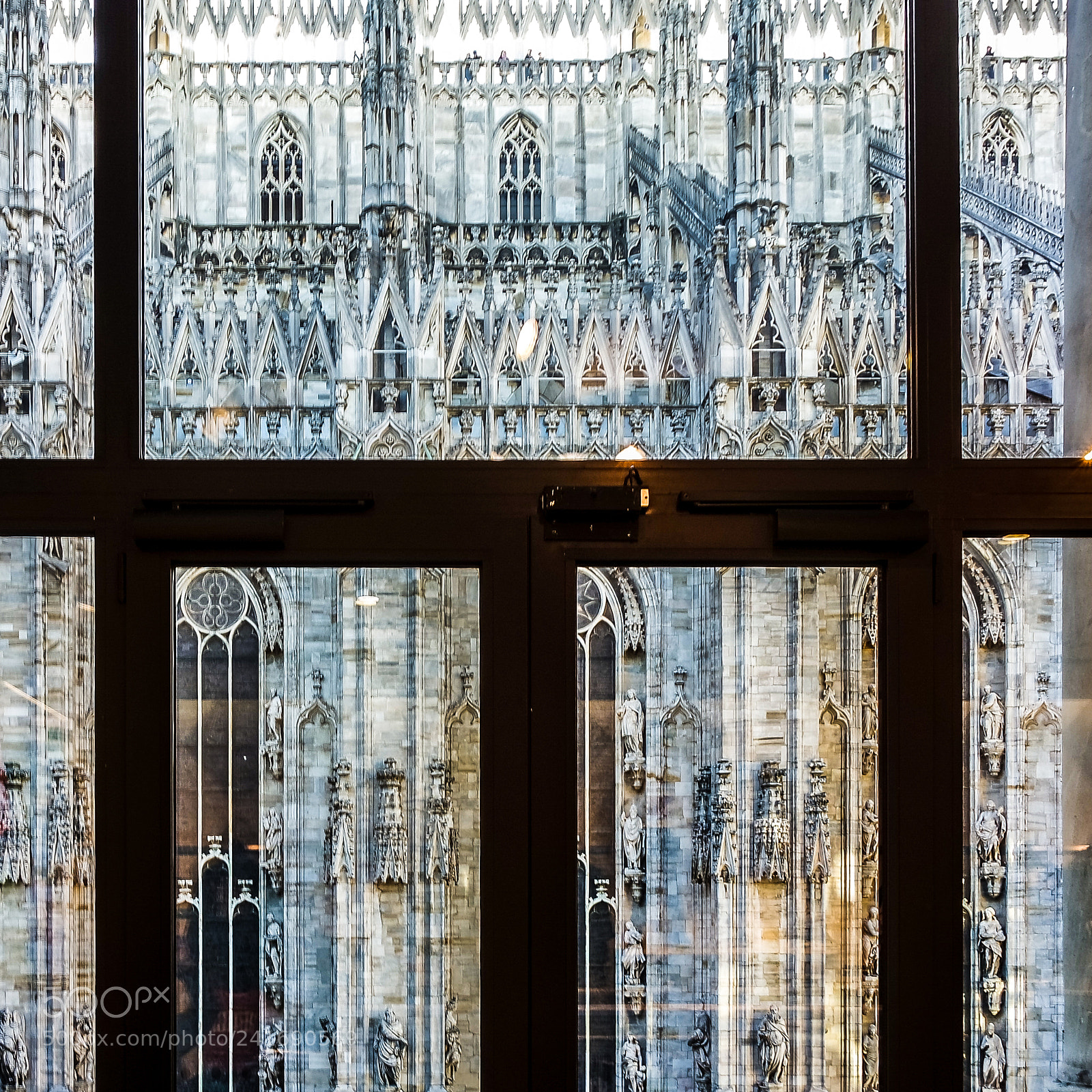 Samsung NX3000 sample photo. Duomo di milano photography