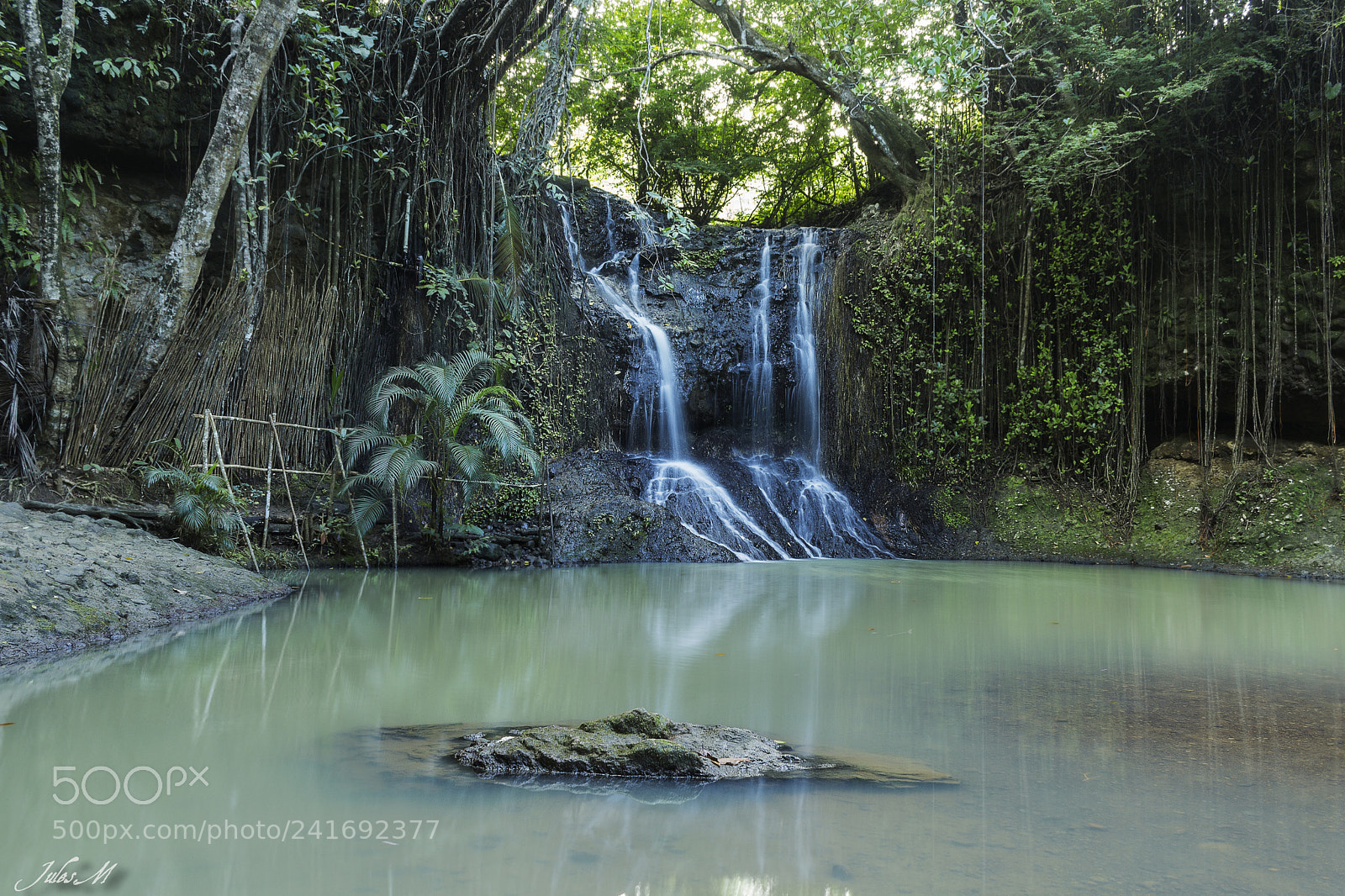 Canon EOS 1200D (EOS Rebel T5 / EOS Kiss X70 / EOS Hi) sample photo. Latille waterfall photography