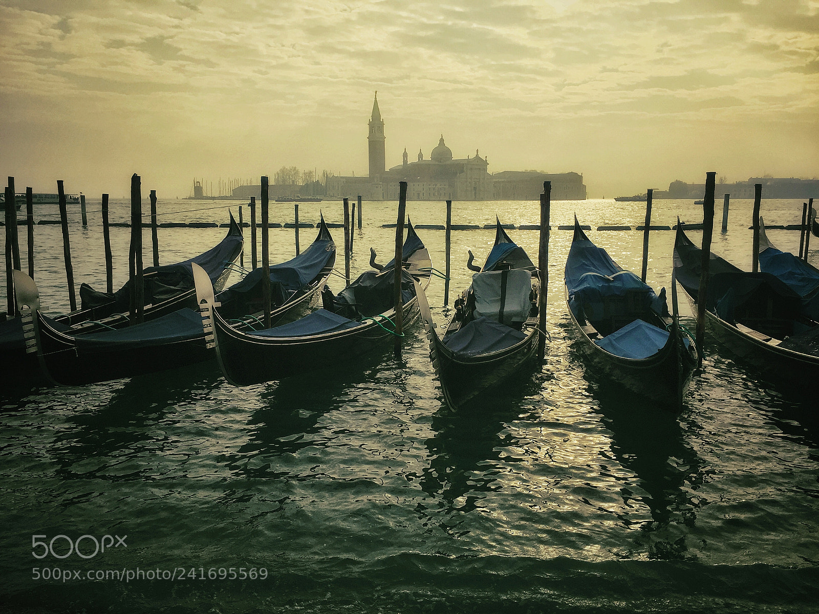 Apple iPhone 6 sample photo. Venice at night photography