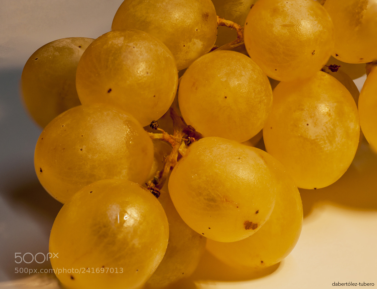 Nikon D90 sample photo. Uvas de nochevieja photography