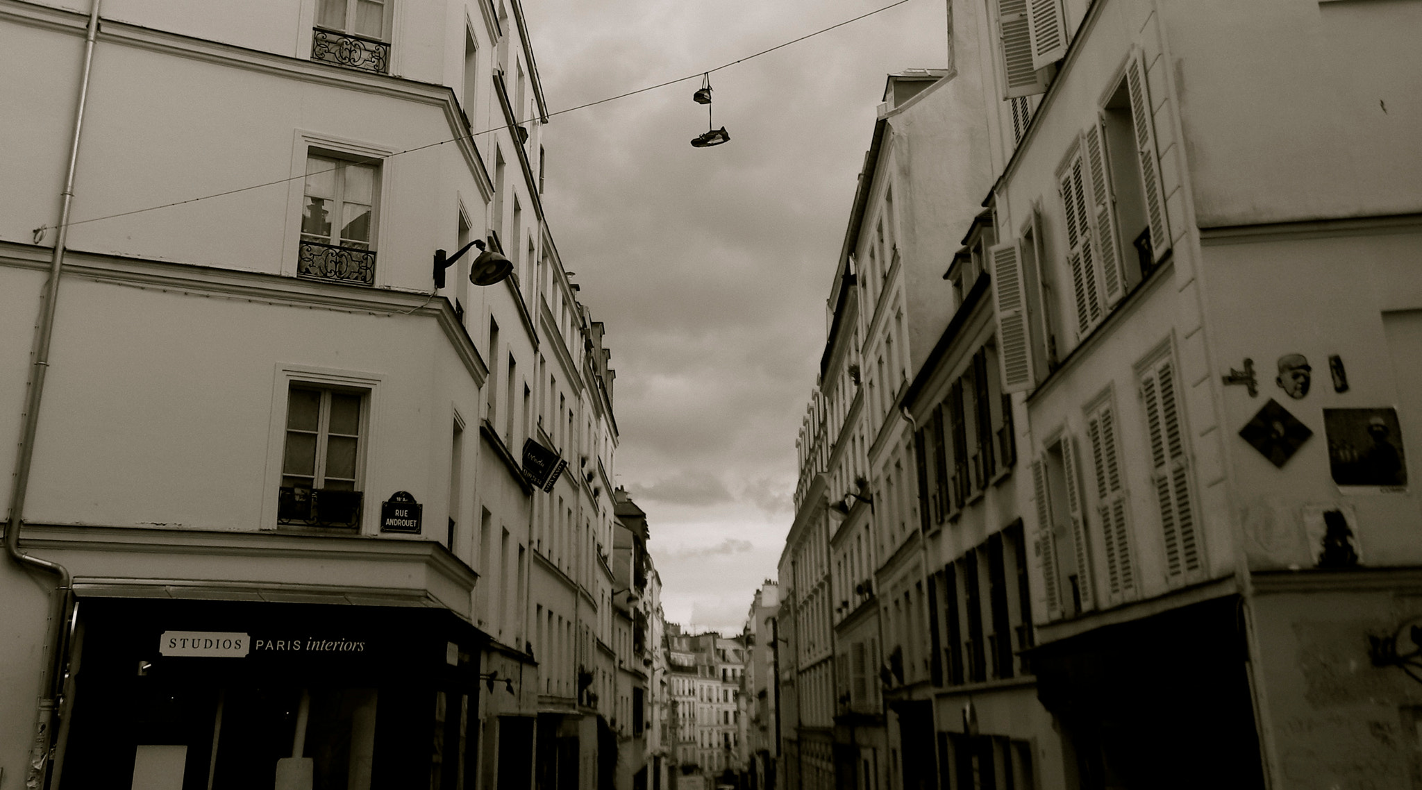 Nikon Coolpix L110 sample photo. Dangling, paris photography