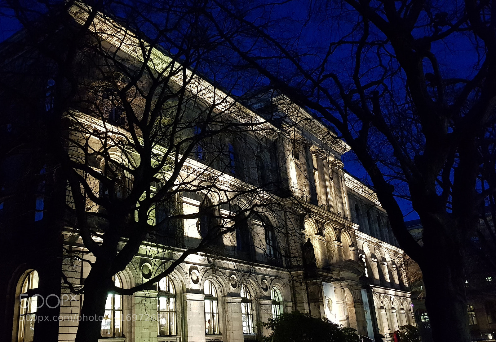 Samsung Galaxy S8 sample photo. Nachts im museum photography